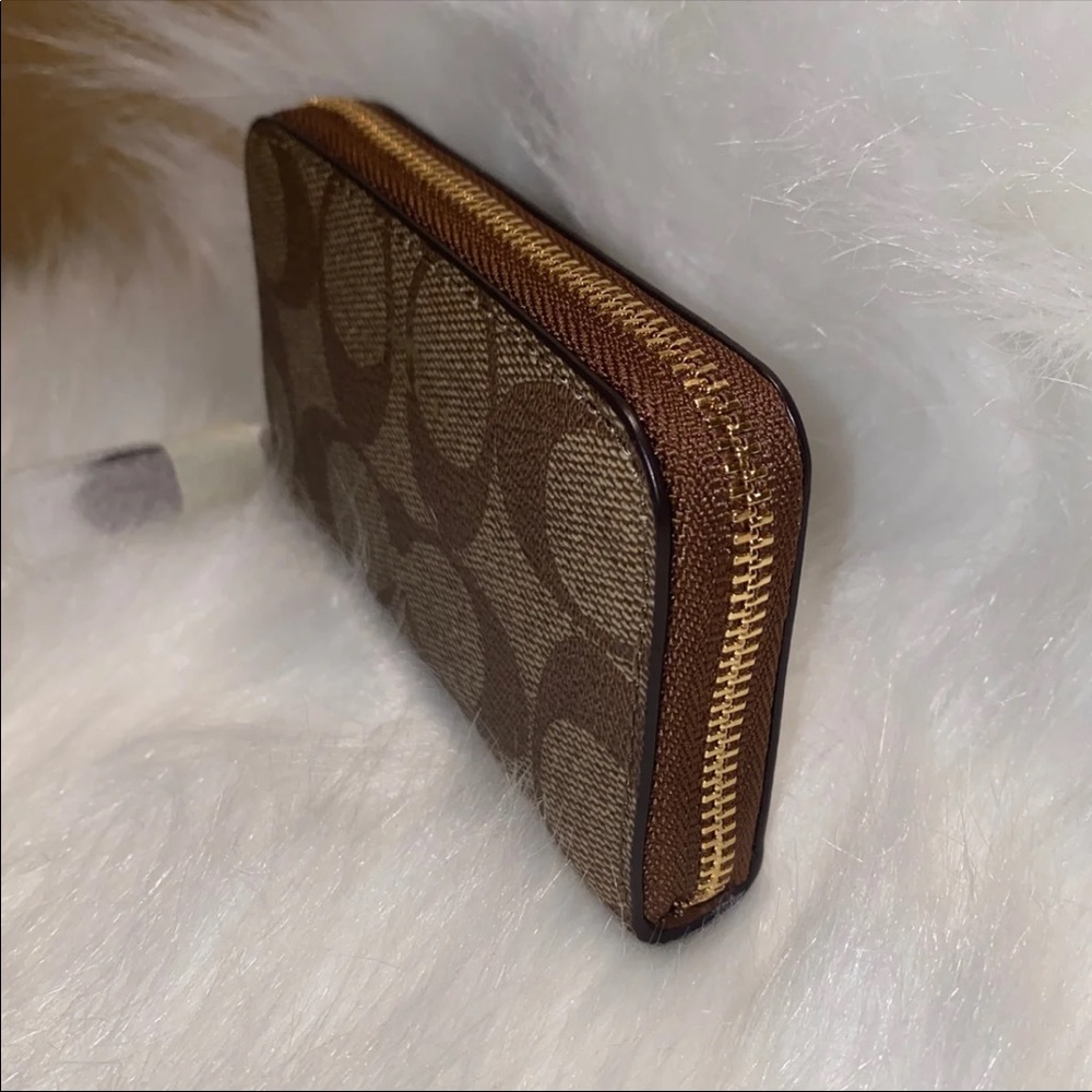 Coach Wallet - Picture 2 of 3